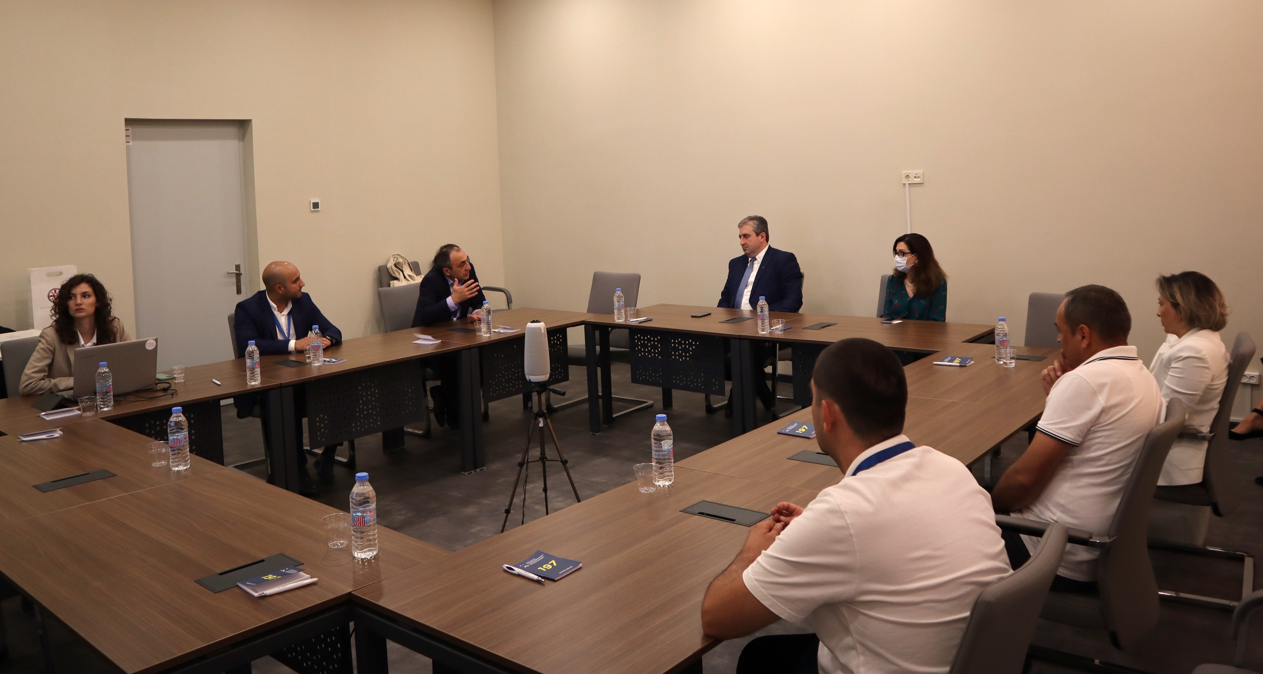 სახელმწიფო აუდიტის სამსახურს, საჯარო აუდიტის ინსტიტუტსა და ქუთაისის საერთაშორისო უნივერსიტეტს შორის თანამშრომლობის მემორანდუმი გაფორმდა